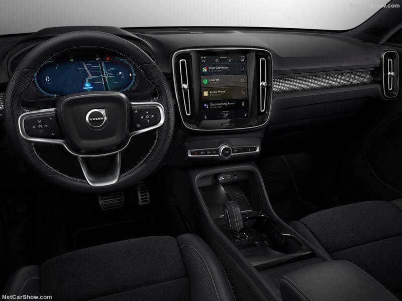 וולוו XC40 חשמלית