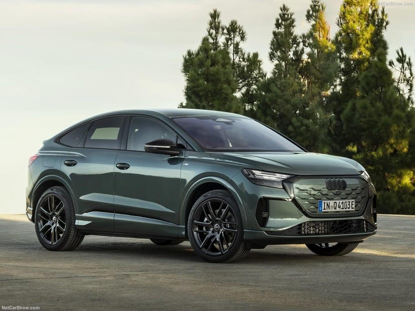 אודי Q4 e-tron ספורטבק