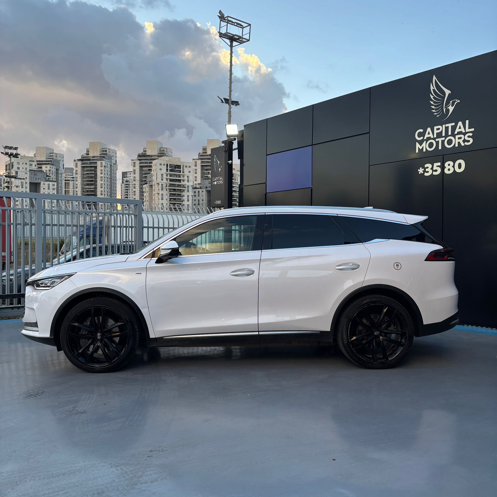 BYD טאנג 2023