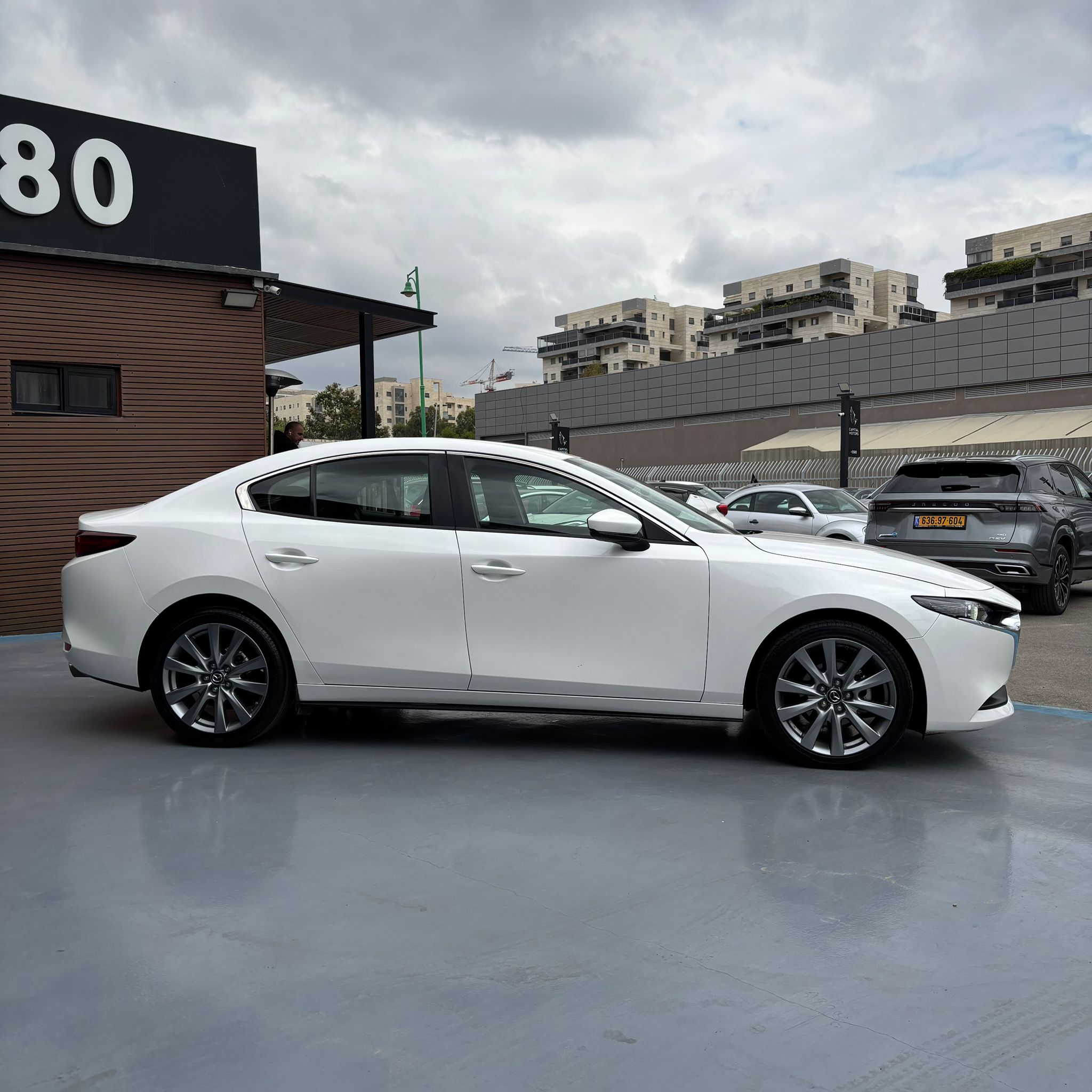 מאזדה MAZDA3 2023