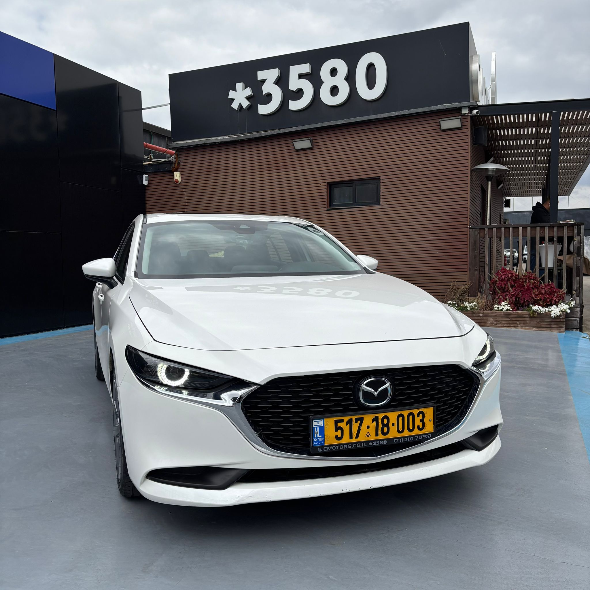 מאזדה MAZDA3 2023