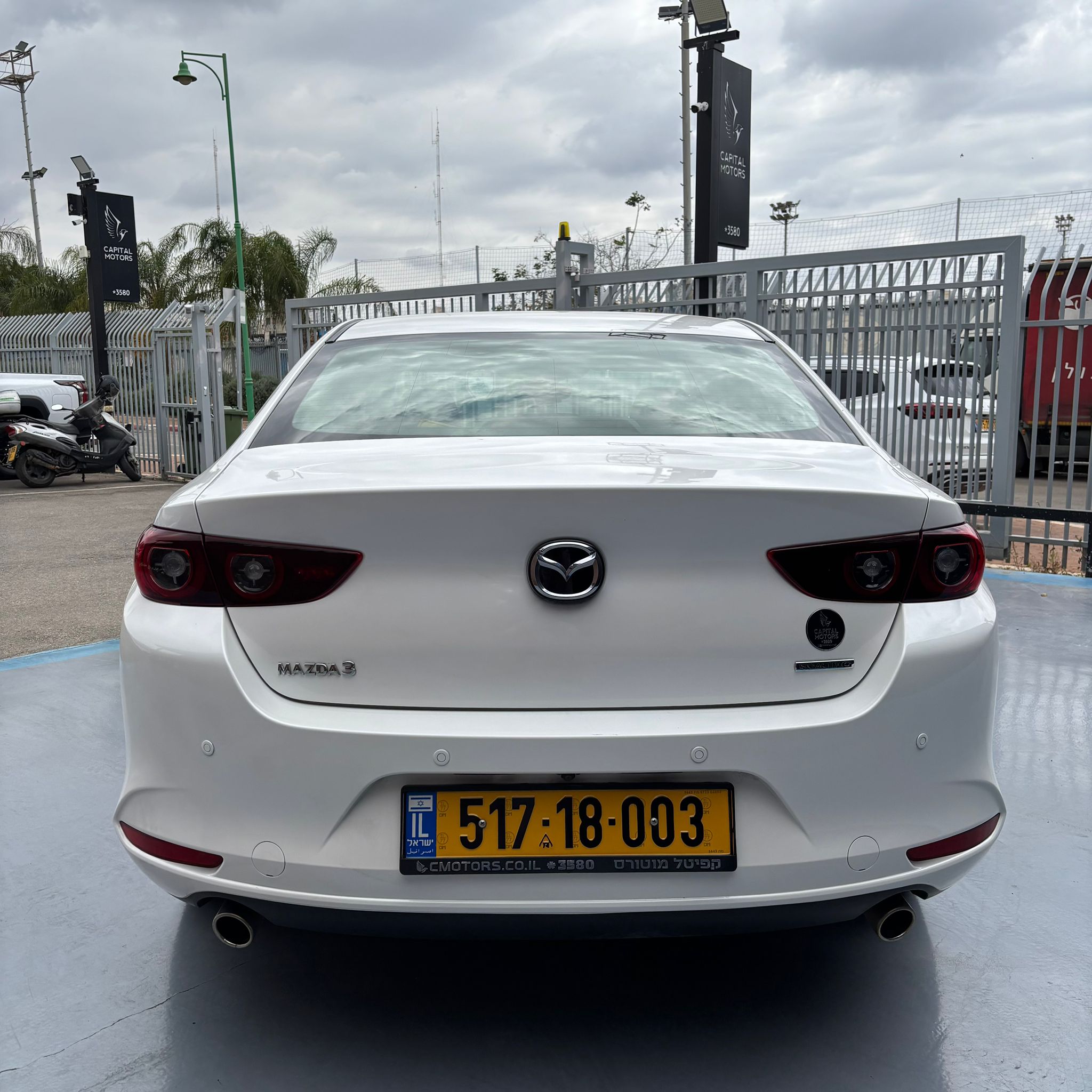 מאזדה MAZDA3 2023
