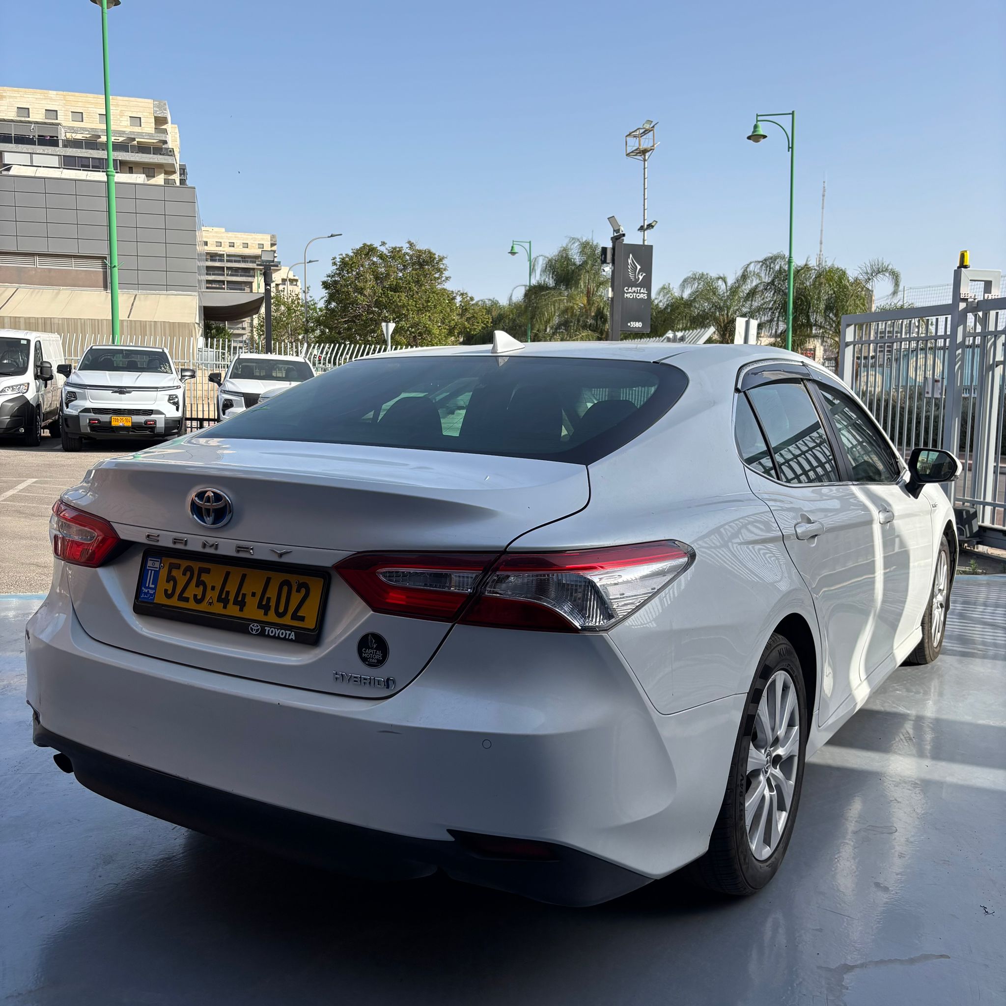 טויוטה CAMRY HYBRID 2021