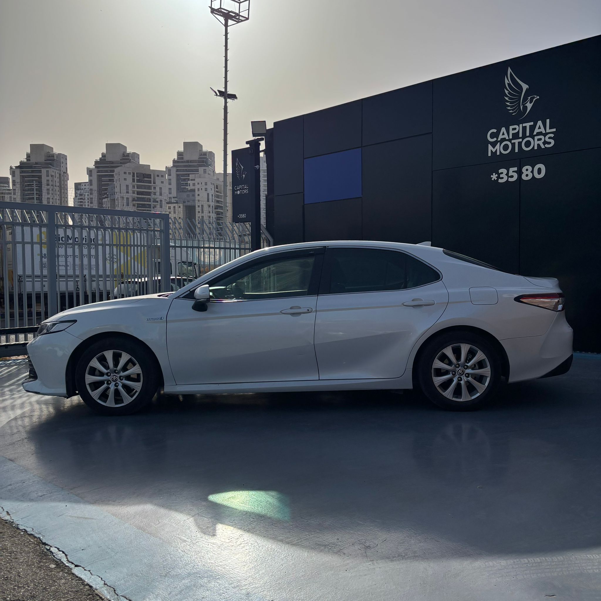 טויוטה CAMRY HYBRID 2021