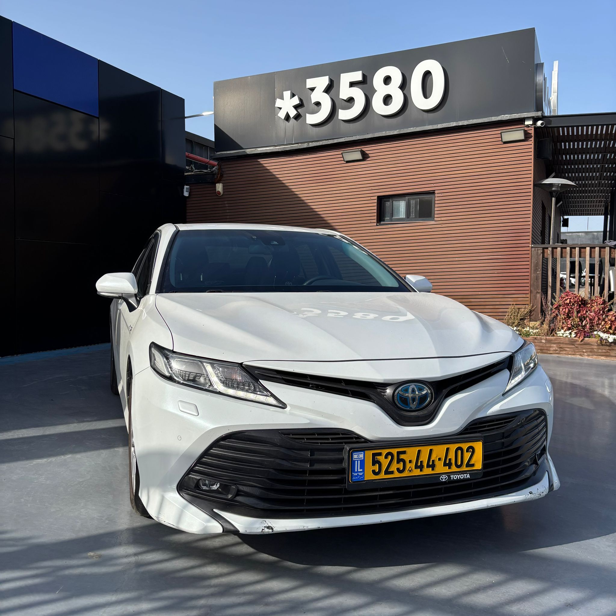 טויוטה CAMRY HYBRID 2021