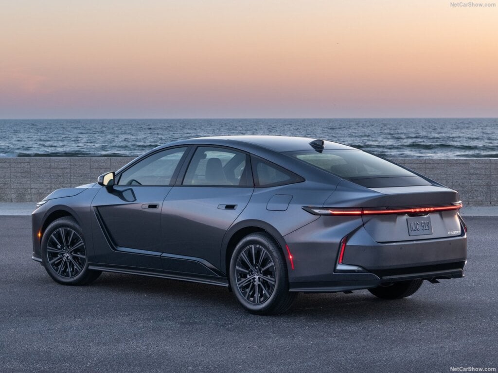 לקסוס-ES350H-JPG