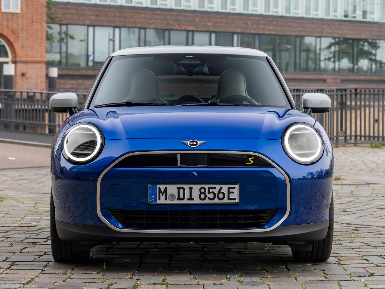 מיני קופר חשמלית (MINI Cooper SE)